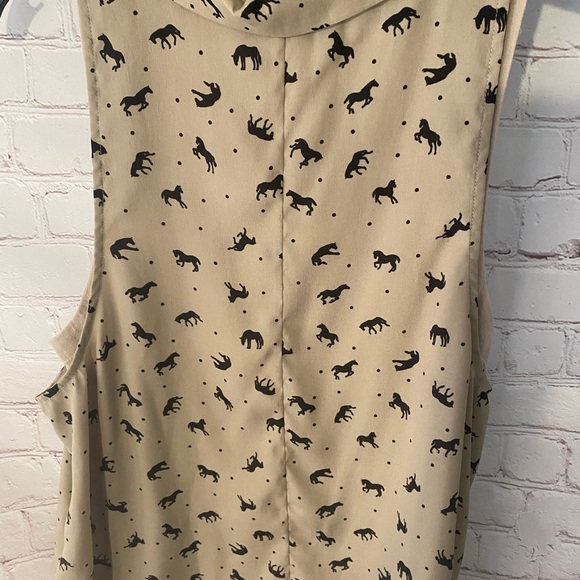 BCBGeneration top - Picture 3 of 4